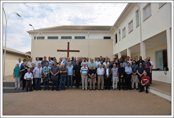 Clero da Diocese de Mar�lia conclui Curso Anual de Atualiza��o em Adamantina