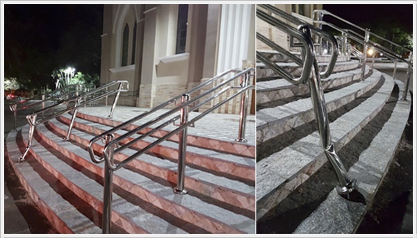 Danos s�o provocados no corrim�o da escadaria da Matriz S�o Pedro de Tup�