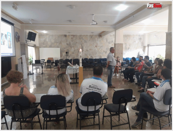 Realizado no Centro de Convivência Encontro de Preparação para o Batismo Realizado no Centro de Convivência Encontro de Preparação para o Batismo