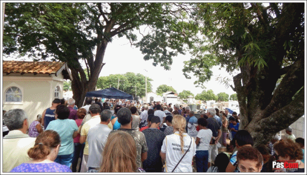 S�o Pedro de Tup� realiza missa em comemora��o aos fi�is defuntos