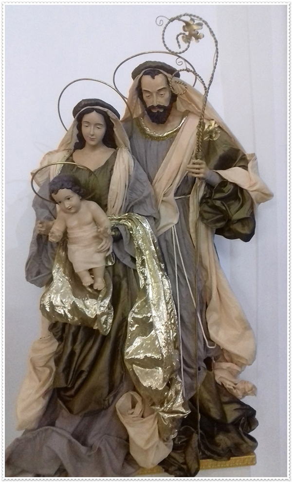 S�o Pedro de Tup� celebra missa da Sagrada Fam�lia