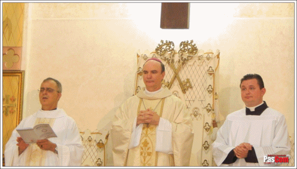 Momentos iniciais da Ordena��o Presbiteral de Denismar e Tiago Barbosa