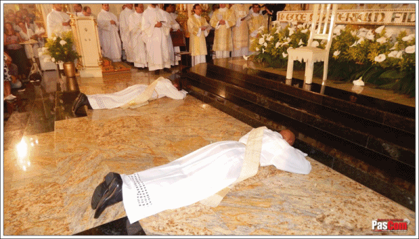 Rito da Prece Lit�nica na Ordena��o Presbiteral de Denismar e Tiago Barbosa