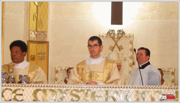 Momentos finais da celebra��o de Ordena��o Presbiteral de Denismar e Tiago Barbosa