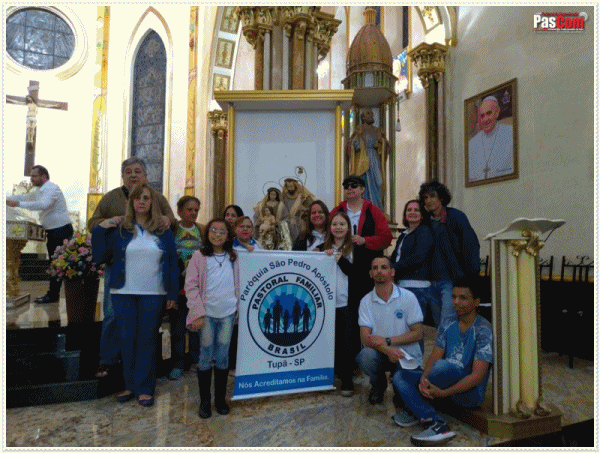 Quarto dia da Semana da Fam�lia na S�o Pedro de Tup� com missa e testemunho
