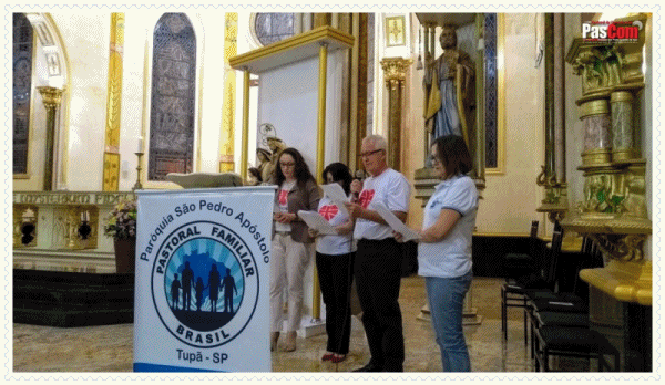 Sexto dia da Semana da Fam�lia na S�o Pedro de Tup� com missa e testemunho