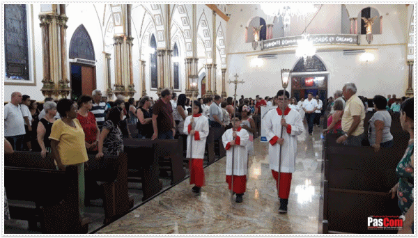 Celebrada solenidade da Epifania do Senhor na S�o Pedro de Tup�